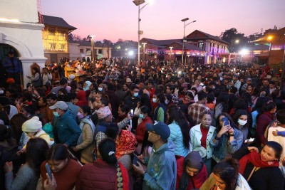 पशुपतिनाथ मन्दिरका चारै ढोका बिहान ३ बजेदेखि नै खुल्ला