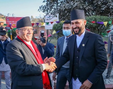 रवि लामिछानेप्रति सरकारले गरिरहेको निरङ्कुश, अमानवीय र प्रतिशोधपूर्ण व्यवहारको निन्दा गर्दछु  - प्रचण्ड