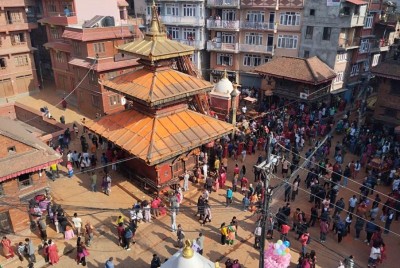 सिन्दुर खेलेर  भक्तपुरमा मनाइयो सुथसिया जात्रा