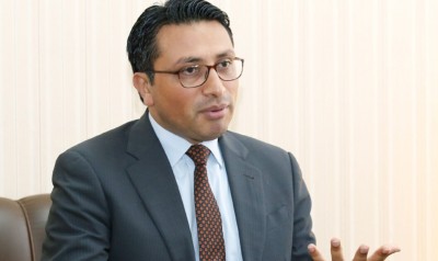 कांग्रेस परित्याग गरी रास्वपा प्रवेश गर्दै डा.स्वर्णीम वाग्ले