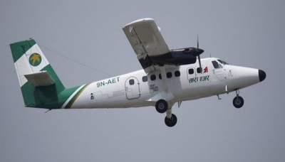 उड्दा उड्दै जहाजबाट ढोकाको सिसा खस्यो तारा एयरको