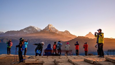 आन्तरिक एवम् बाह्य पर्यटकले देशका सबैजसो पर्यटकीय स्थलमा चहल पहल