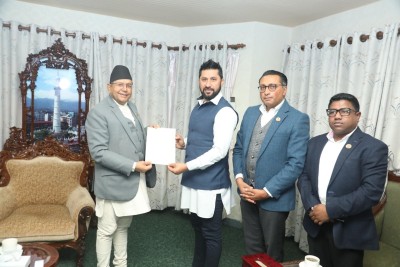 सभामुख भेट्न सिंहदरबार पुगे रवि लामिछाने, निलम्बन फुकुवा गरिदिन निवेदन