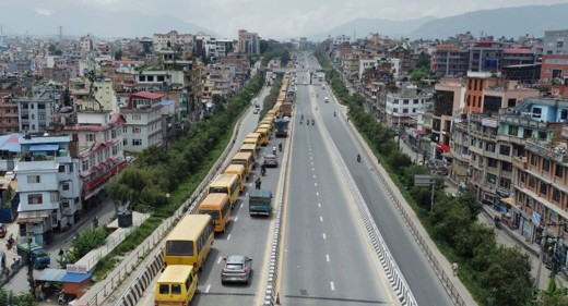 शिक्षा विधेयकको विरोधमा निजी विद्यालयहरुको बस र्याली