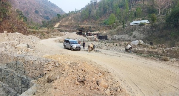 पाँच वर्षमा पनि सम्पन्न भएन तीनखुट्टे–देवीटार सडक