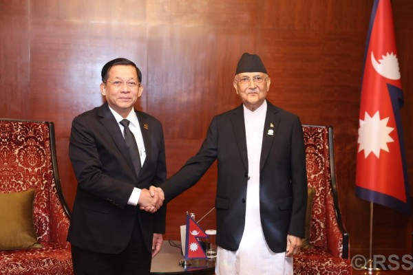प्रधानमन्त्री ओली र म्यान्मारका प्रधानमन्त्री हलिङबीच भेटवार्ता