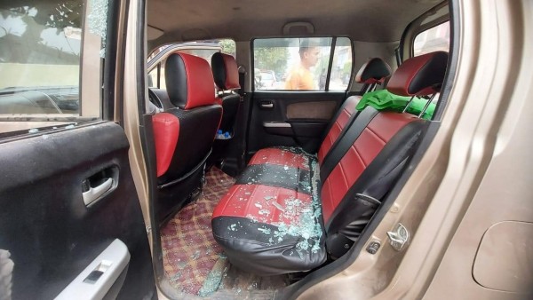 तनहुँमा स्वर्णिम वाग्लेका बुवाले चढ्ने गाडी तोडफोड