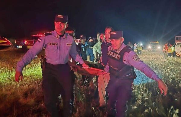 होन्डुरसको टापुबाट उडेको सानो विमान दुर्घटना हुँदा कम्तीमा ७ जनाको मृत्यु