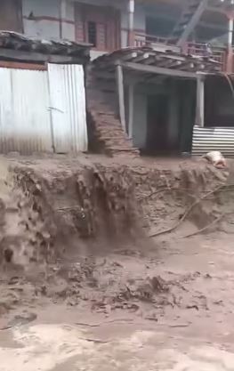 हुम्लामा बाढीले भेडीगोठका २६ बाख्रा पुरिए