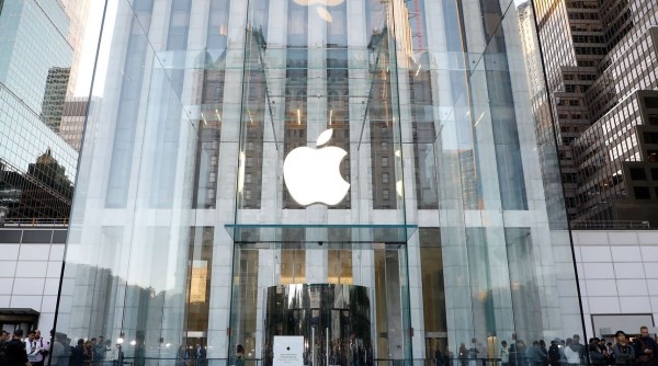 एप्पलले चार वर्षमा अमेरिकामा पाँच खर्ब डलर लगानी गर्ने, २० हजार कर्मचारी भर्ती गर्ने