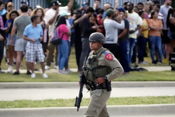 अमेरिकाको टेक्सास र क्यालिफोर्नियामा अर्को गोलीकाण्ड ९ जनाको मृत्यु