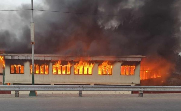 कोटेश्वरस्थित जडिबुटी भवनमा लगाएको आगो नियन्त्रणमा