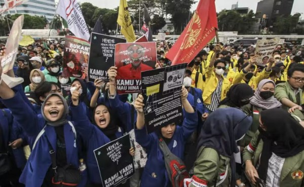 इन्डोनेसियामा विवाह नगरि यौन सम्बन्ध राख्नेलाई जेल सजाय हुने व्यवस्था सहितको कानुन पारित