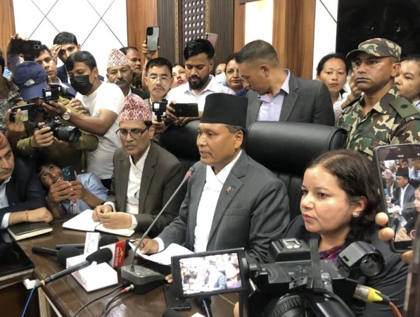 डेडिकेटेड ट्रंकलाइनको बक्यौता रकम असुल्न निर्देशन दिने कुलमानको पहिलो निर्णय