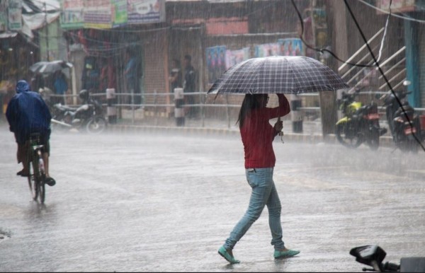 काठमाडौंमा बिहानैदेखि वर्षा, दिउँसो यि स्थानमा भारी वर्षाको सम्भावना
