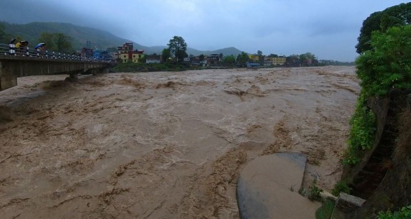 रूपन्देहीमा तिनाउ नदीले पार गर्‍यो खतराको तह