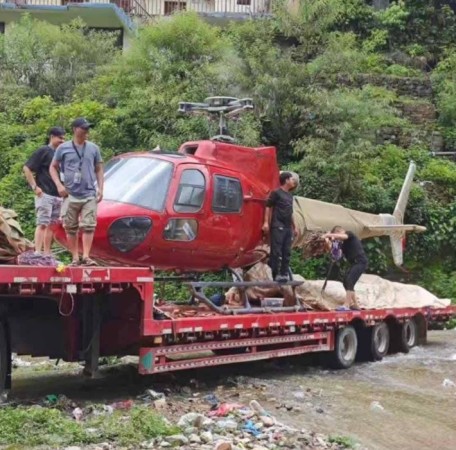 तातोपानी भन्सार नाकाबाट पहिलो पटक सडकमार्ग हुँदै हेलिकप्टर आयात