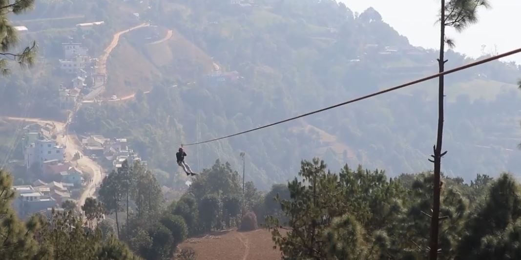 जिपलाइनमा पर्यटकको आकर्षण (भिडियो)