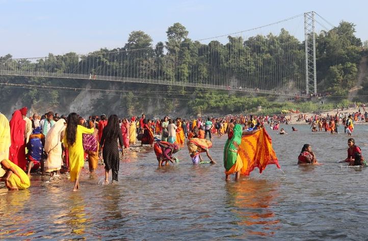 कमला नदीमा भूत मेला, बिहानैदेखि श्रद्धालुको घुइँचो