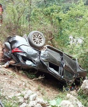 सुदुरपश्चिम प्रदेशका मन्त्री पृथ्वीबहादुर सिंह चढेको गाडी बझाङमा दुर्घटना