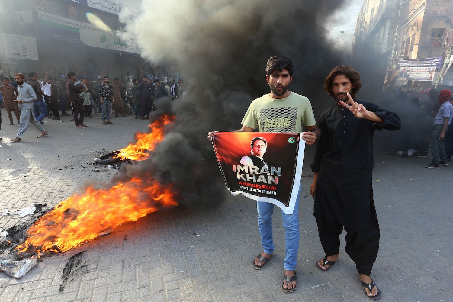 पूर्व प्रधानमन्त्री इमरान खानको गिरफ्तारीले पाकिस्तानमा भड्कियो हिंसात्मक प्रदर्शन