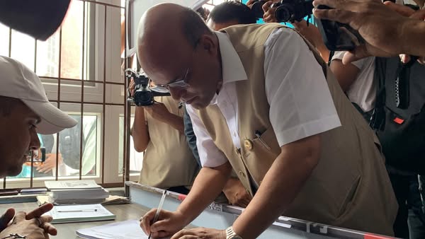 सांसद डा. अमरेशकुमार सिंहले गरे रवि लामिछानेको पक्षमा हस्ताक्षर