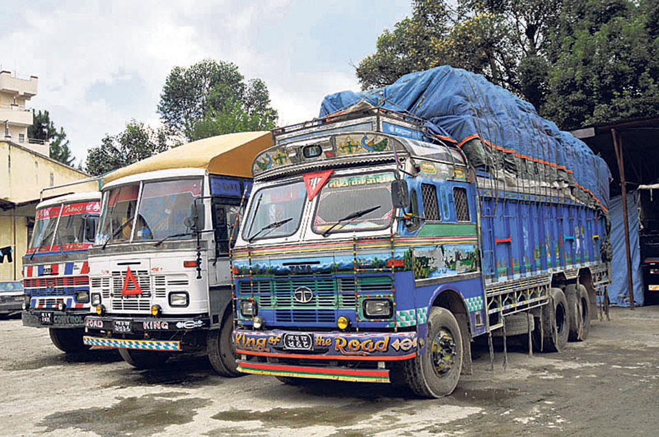 क्षमताभन्दा बढी सामान बोक्ने ७५ ट्रक र ट्रिपर कारबाहीमा